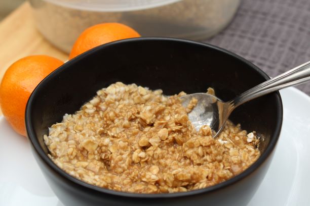 https://savorysaver.com/wp-content/uploads/2020/01/Cooked-Homemade-Instant-Oatmeal.jpg